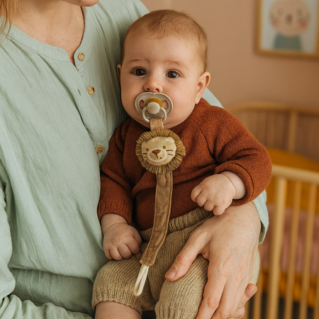 attache tetine lion bebe heureux