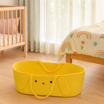 couffin bebe jaune decoration chambre