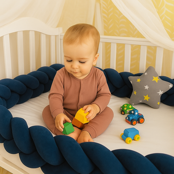 tresse de lit bleu nuit joue dans berceau